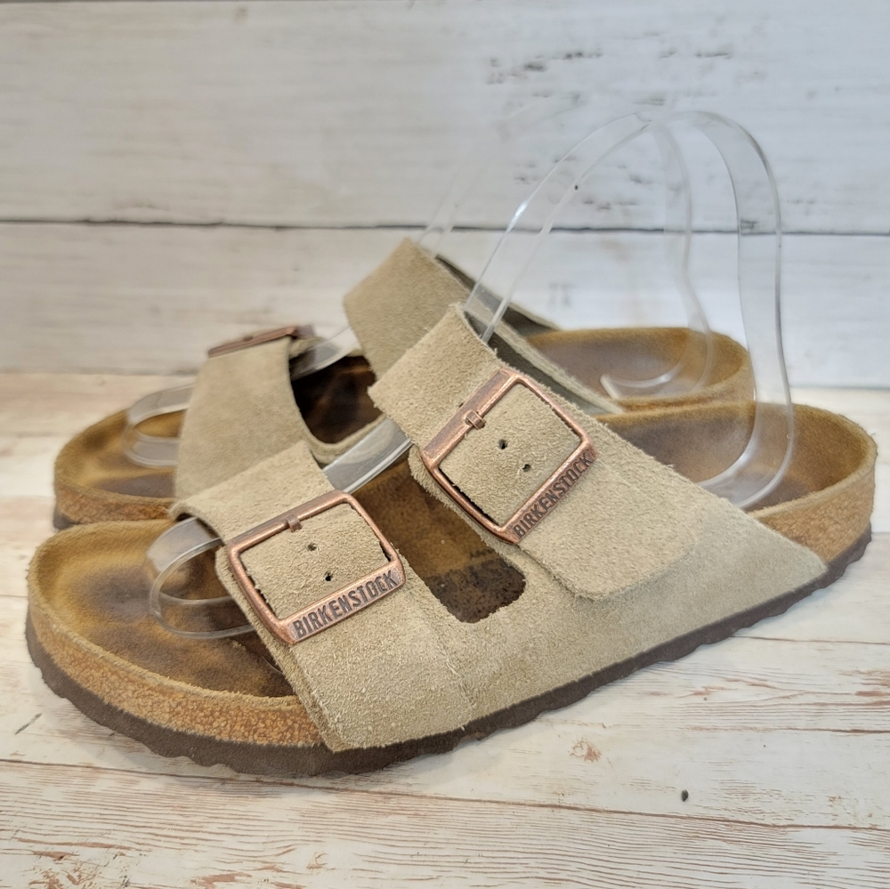 Birkenstock Arizona sandals in biege suede